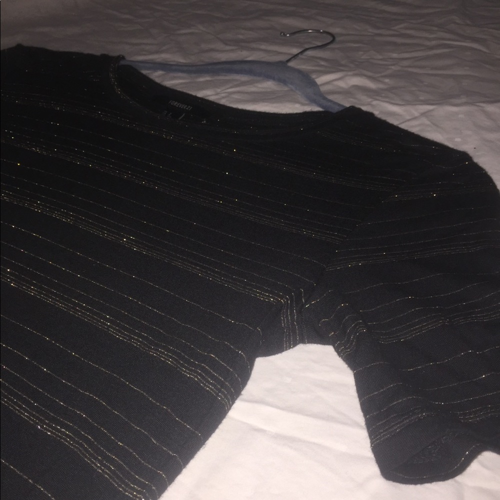 Black and gold t shirt from forever 21